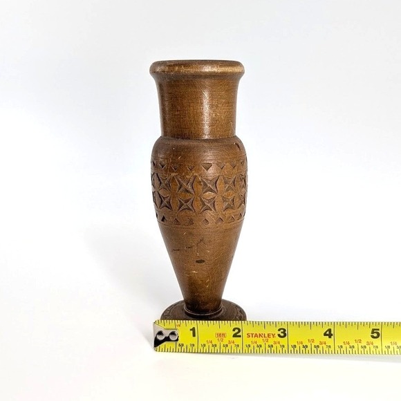 Antique Hand-Turned Carved Wooden Bud Vase Folk Art Primitive Decor c. 1900–1940 - Picture 8 of 8